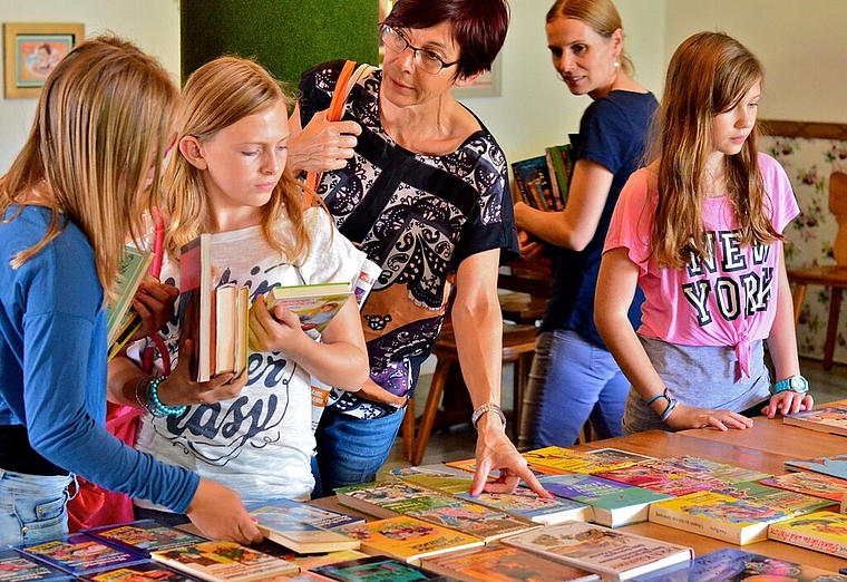 Am Nachmittag fand der Büchertausch für Kinder- und Jugendbücher im Steinhof statt. Fotos: sw