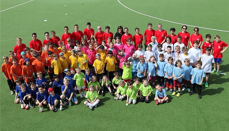 Am diesjährigen polysportiven Tageslager des HC Rotweiss Wettingen nahmen 77 Kinder teil. Foto: zVg