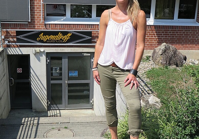 Jugendarbeiterin Brigitte Walder will beim OpenGrill den guten Ruf des Jugendtreffs wieder herstellen. Foto: ska 