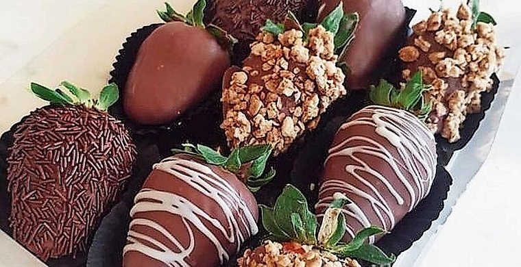 Erdbeeren im Schoggimantel begeistern die Mengen. «Jeden Tag Chilbi» ist die Idee dahinter. zVg