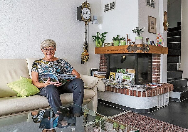 Margrit Wahrstätter im Wohnzimmer ihres Hauses in Wettingen, wo sie zweimal zehn Tage in Quarantäne war. Gaby Kost
