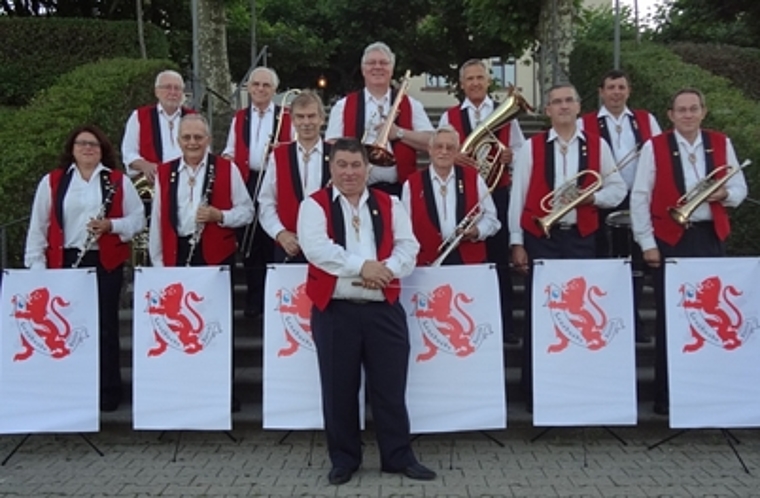 Die Blaskapelle Leuebuebe Züri spielt in Wettingen auf. Foto: zvg 