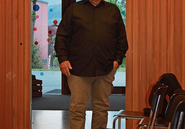 Enrico Kyburz spricht über die Zusammenarbeit mit der Bauverwaltung .ihk