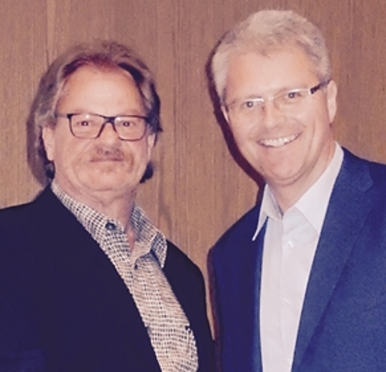 Ortsparteipräsident Jürg Baumann (l.) und Gemeinderatskandidat Franz- Beat Schwere.