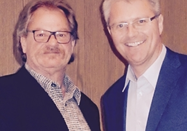 Ortsparteipräsident Jürg Baumann (l.) und Gemeinderatskandidat Franz- Beat Schwere.