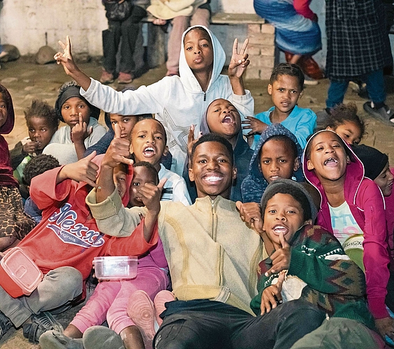 Fröhlich trotz widrigen Lebensumständen. Jijo Ganesan Fröhlich trotz widrigen Lebensumständen. Jijo Ganesan