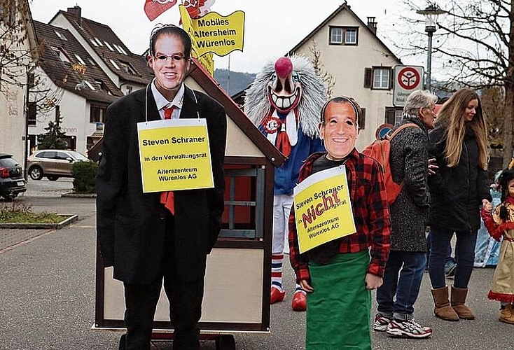 Ein Herz und eine Seele: Ein vermeintlicher Steven Schraner und ein Toni Möckel zogen das mobile Altersheim hinter sich her. rfb