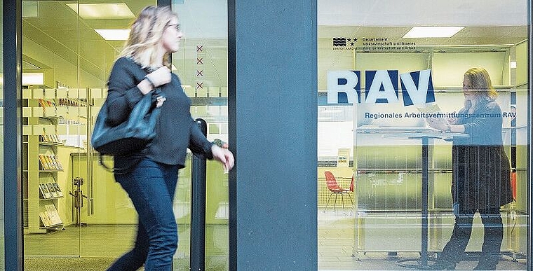 Nicht alle sind zufrieden mit der Arbeit des RAVs Baden und des Kantons. (Bild: Archiv/Chris Iseli)
