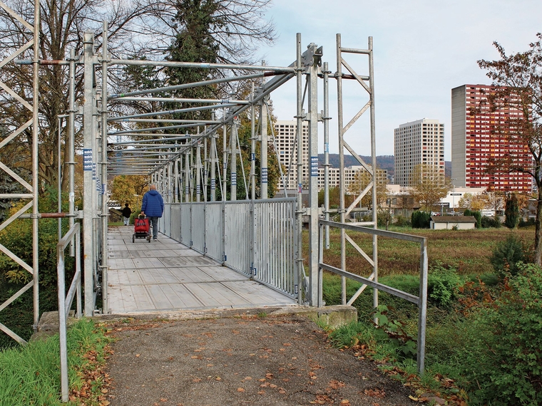 Boostocksteg: Die provisorische Gerüstbrücke soll durch eine Stahlkonstruktion ersetzt   werden.  Melanie Bär