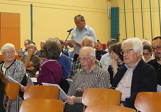 Fiko-Präsident Aldo Tuor fordert den Gemeinderat auf, Gebührenanpassungen ins Auge zu fassen.Foto: dm