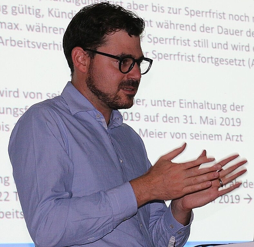 Jurist Simon Haefeli informierte über den gesetzlichen Rahmen.