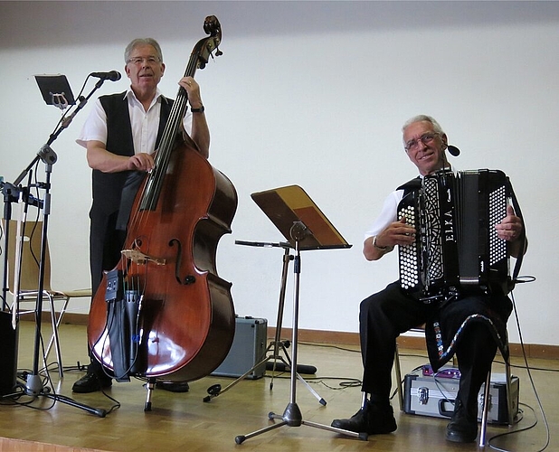 Duo Heinz und Kurt lud zum Tanz ein.Fotos: bha
