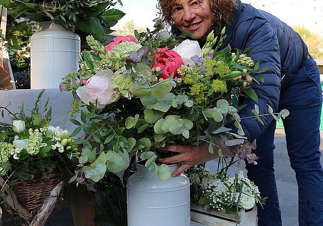 Natascha Brêchet am Wochenmarkt auf dem Wettinger Rathausplatz. Melanie Bär