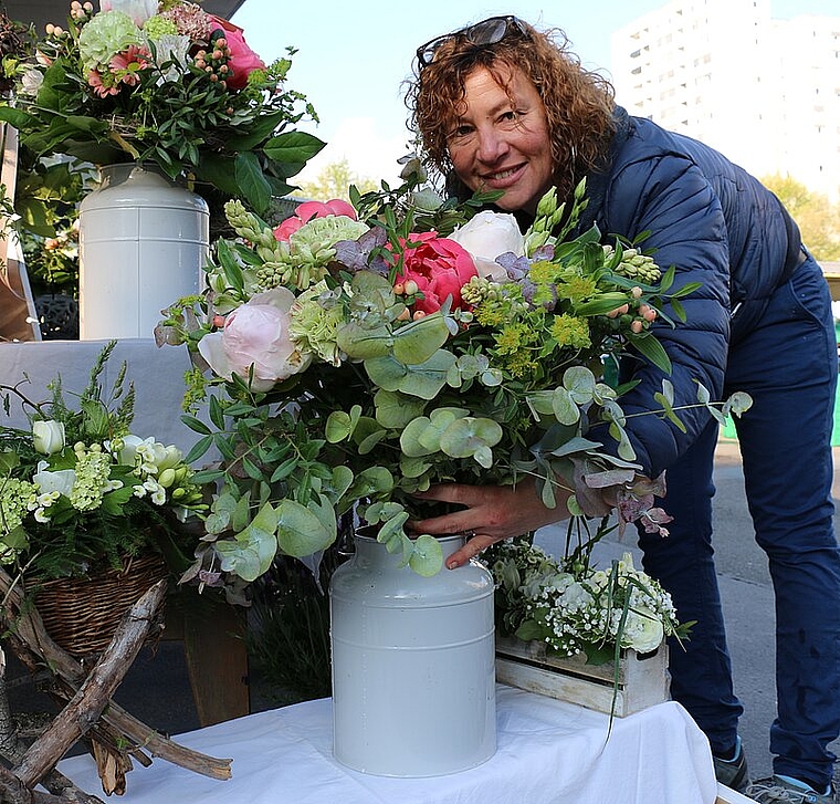 Natascha Brêchet am Wochenmarkt auf dem Wettinger Rathausplatz. Melanie Bär