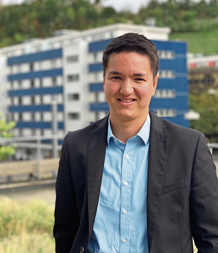 Tim Voser beim Interview in Baden, seinem zukünftigen Wohnort.Bild: Melanie Bär