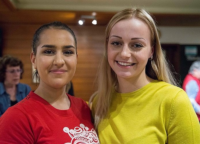 Soraya Karakoc und Saskia Merkli (r.) vom KSI Shukokai Karate Limmattal.
