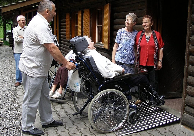 Freuen sich über den erleichterten Zugang (v.l.): Nicola Di Minno, Leo Vögele, Theres Scheucher, Ruth Werner, Rosmarie Anner. Foto: zVg