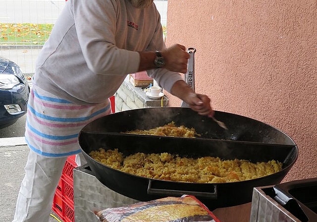 Ruedi Kägi war dieses Jahr für die Rösti zuständig.
