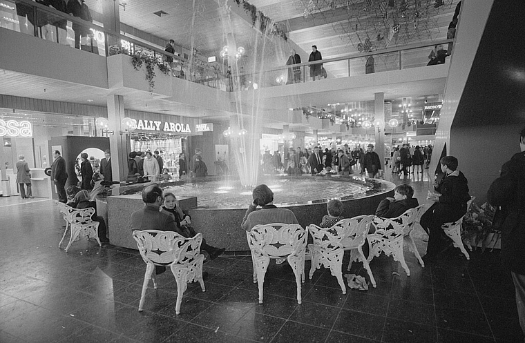 So sah es im Innern des Shoppis bei der Eröffnung im März 1970 aus. ETH-Bildarchiv 