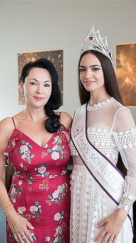 Jastina mit ihrer Mutter Teresa.
