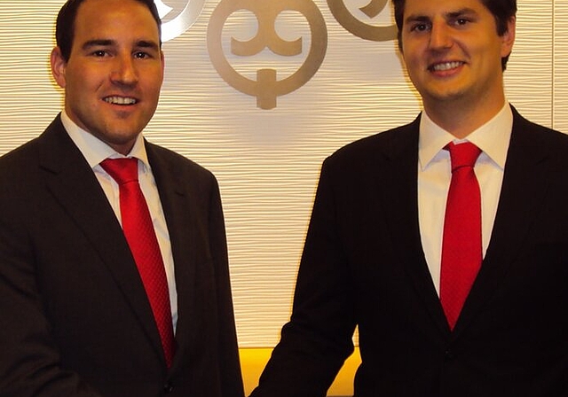 Fabian Schmid (l.)und Raphael Gisi, neuer Geschäftsstellenleiter Wettingen.Foto: ZVg