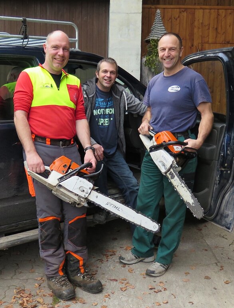 Wollen im Forstrevier Heitersberg alt werden: Martin Bürgisser, Marcel Wegmann und Marcel Weber (v.l.). Foto: ska