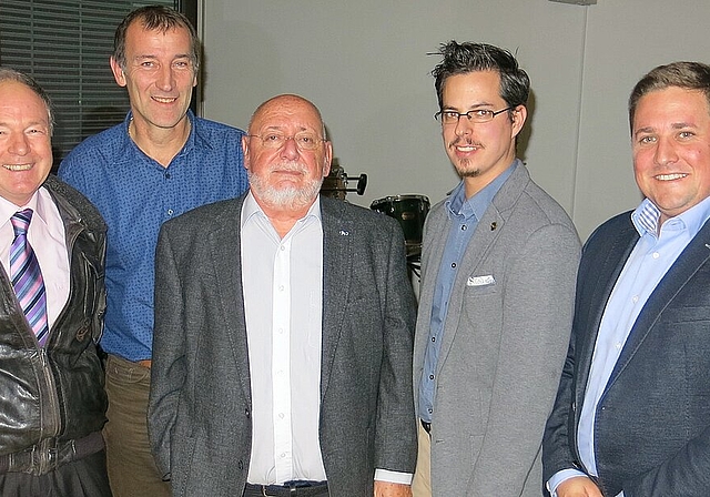 Der Gemeinderat mit Markus Hugi, Anton Möckel, Hans Ulrich Reber, Lukas Wopmann und Nico Kunz (von links) orientierte im Hinblick auf die Gemeindeversammlung.Foto: bha