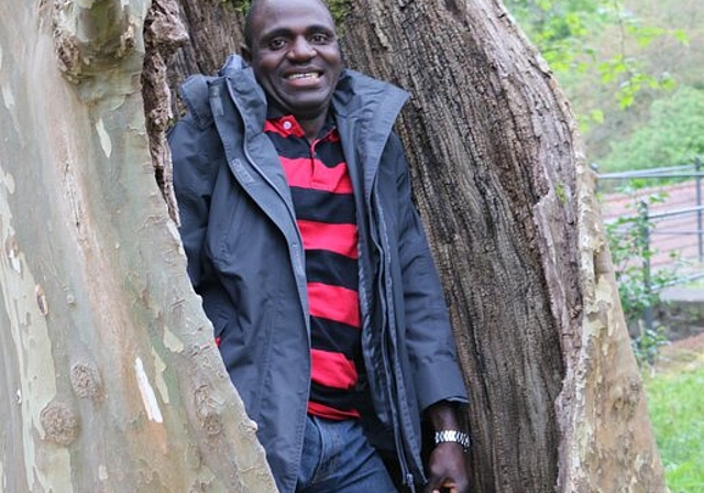 David Saïdou im Garten des Wettinger Klosters. Foto: bär 