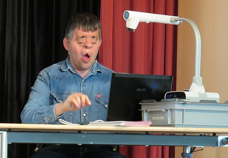 Daniele Corciulo demonstrierte, wie Blinde das Internet nutzen. Foto: ska