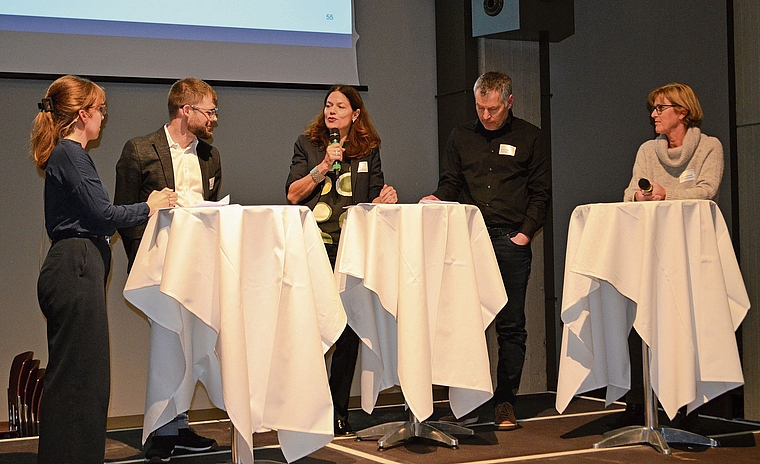 Podium Moderatorin Martina Liebert (l.), Alain Burger, Tanja Temel, Markus Zoller und    Judith Zimmermann. Irene Hung-König