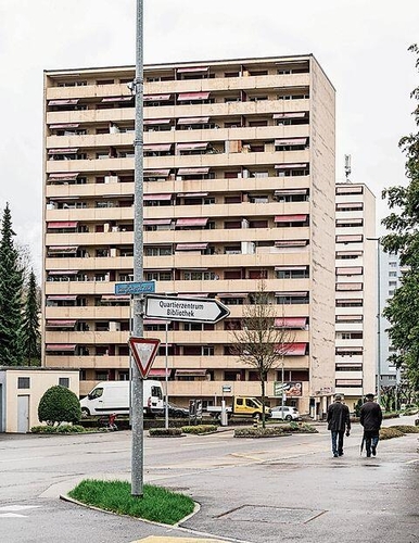 Wohnen im Limmattal: Eines der ersten Hochhäuser Spreitenbachs. Andrea Zahler