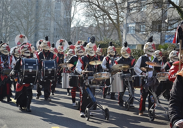 Pipi Langstrumpf wird wohl immer ein Hit bleiben. Kleine Prinzessinnen am Kinderball. Schön geschminkt. Die Kleinsten lassen sich von dem Rummel nicht stören. Spontan entschied sich eine Gruppe, den Valentinstag darzustellen. 