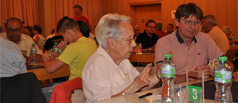 Fünf Wettinger haben sich für den Donnschtig-Jass qualifiziert. Wie es ihnen geht und wie sie sich vorbereiten, erzählen sie diese und nächste Woche in der Limmatwelle. Foto: zVg