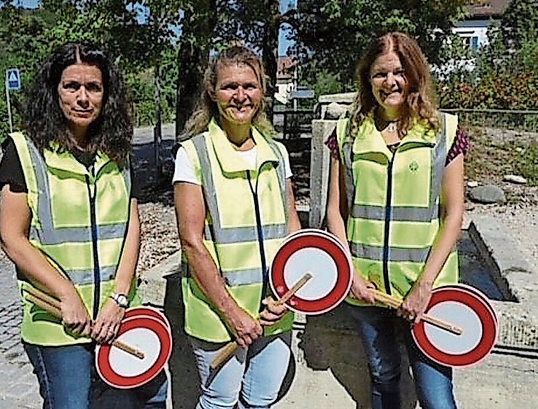 Sind seit 10 Jahren als Lotsinnen im Einsatz: (v.l).Ellen Küng, Sandra Meier, Brigitte Keller. (Bild: zVg)