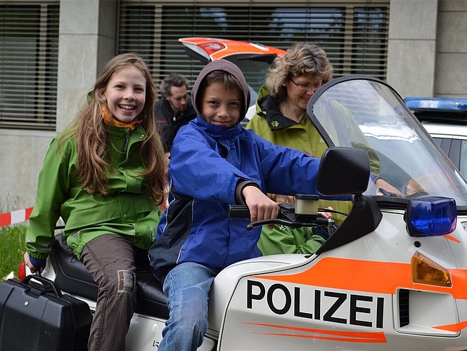 Auf einem Polizeitöff sitzt man auch nicht alle Tage. Auf einem Polizeitöff sitzt man auch nicht alle Tage.