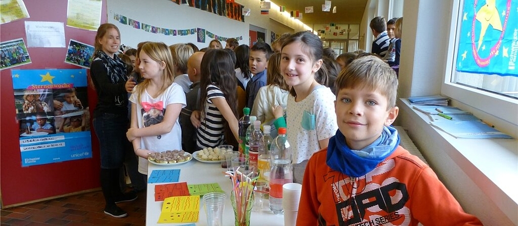 Aufregung vor der Kinder-Pressekonferenz. Fotos: lm Aufregung vor der Kinder-Pressekonferenz. Fotos: lm