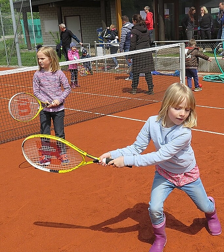 Alissa <em>und Sabrina, sieben Jahre alt. </em>