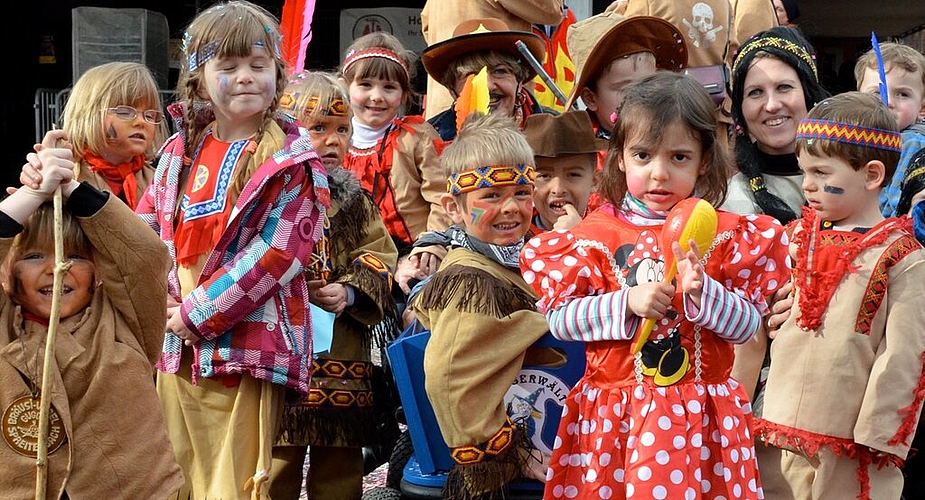 Die Spielgruppe «Zauberwält» nahm zum ersten Mal an der Kinderfasnacht teil.Fotos: sw
