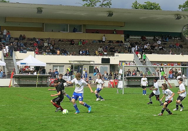 Über 700 Fussballer standen im Stadion Altenburg im Einsatz.
