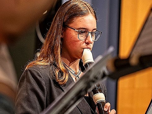 Mitwirkung des Blockflöten-Ensembles der Oberstufe.