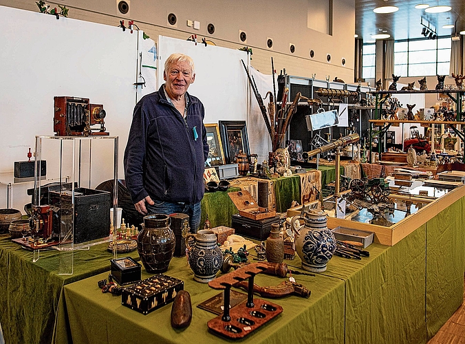 Aussteller Gustav Wegmann aus Unterengstringen zeigt seine Schätze. Aussteller Gustav Wegmann aus Unterengstringen zeigt seine Schätze.