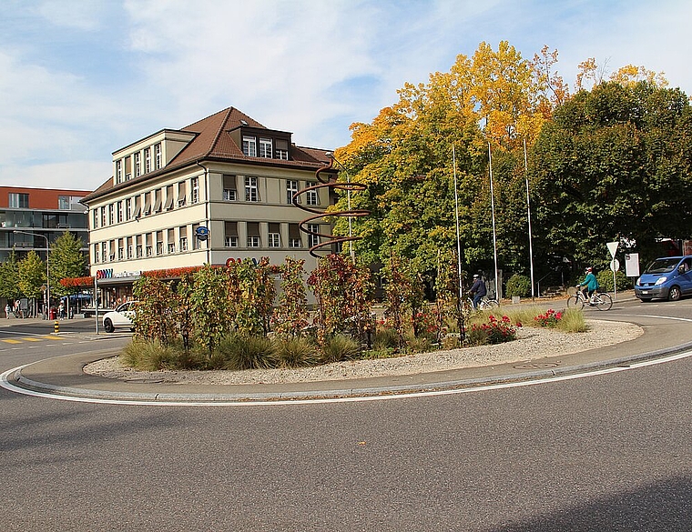 Die Rebstöcke auf dem Kreisel bei der Center-Passage sind nur als Gestaltungselement gedacht, die Früchte nicht zum Verzehr geeignet. Carolin Frei