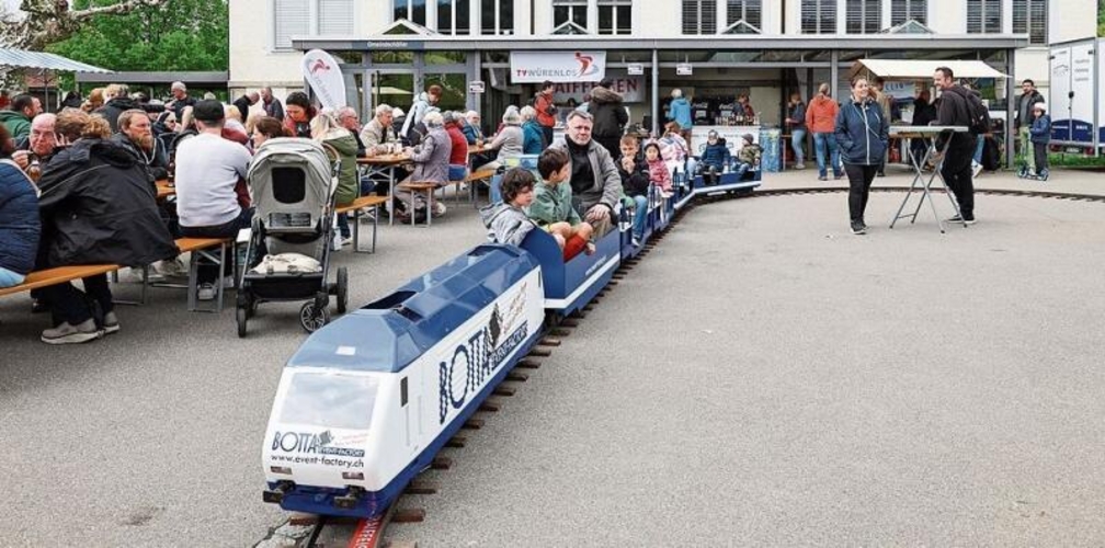 Die Eisenbahn ist immer sehr beliebt bei den Kleinsten.gk