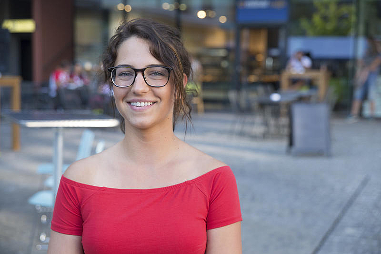 Sheila Iemmolo, 24, aus Wettingen: «Ich habe fast zehn Jahre lang Handball gespielt. Dann war ich ein Jahr lang im FC Birr. Das war eine coole Erfahrung. Doch ich wollte etwas in der Nähe aufbauen und hatte die Idee für eine Frauenmannschaft in Wettingen. Es ist toll, wie viele Frauen in so kurzer Zeit Interesse gezeigt haben.»
