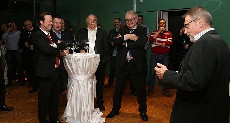 Alfons Frei (r.), Co-Präsident des HGV, legte den Apérobesuchern mehr Achtsamkeit ans Herz. Foto: ska