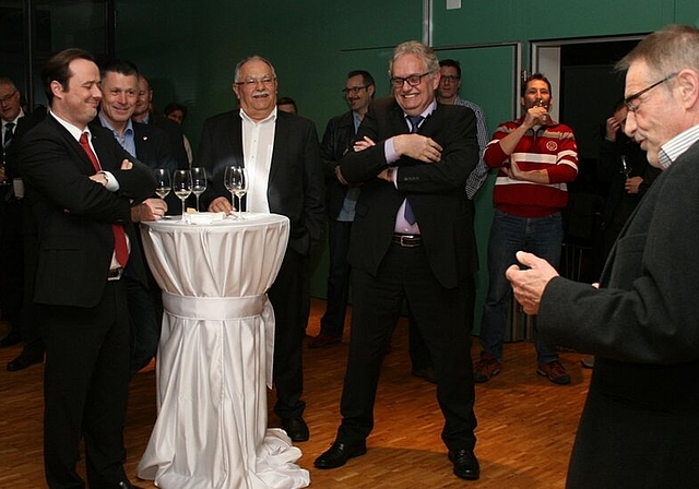 Alfons Frei (r.), Co-Präsident des HGV, legte den Apérobesuchern mehr Achtsamkeit ans Herz. Foto: ska