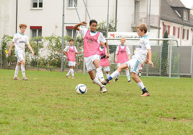 Im Fussballcamp <em>haben die Kinder trainiert wie die Fussballstars. (Barbara Scherer)</em>
