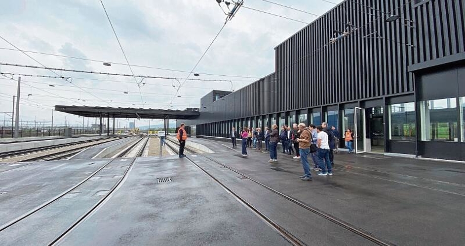 Das Depot der Limmattalbahn im Gebiet «Müsli»: Der Standort hat sich anfangs gegen 20 andere Standorte und am Schluss gegen das Spreitenbacher Gebiet Asp durchgesetzt. Dort wären aufwändige Altlastensanierungen notwendig gewesen.Melanie Bär
