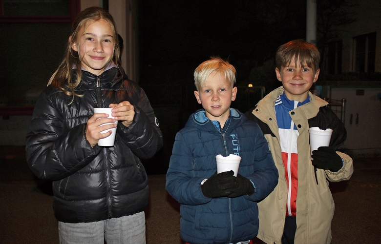 Zuschauer Sheryl, Lorin, Morris (v.l.). bär