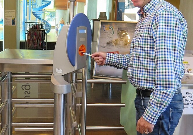 Betriebsleiter Kudi Müller freut sich auf viele Frühschwimmer. Foto: ska